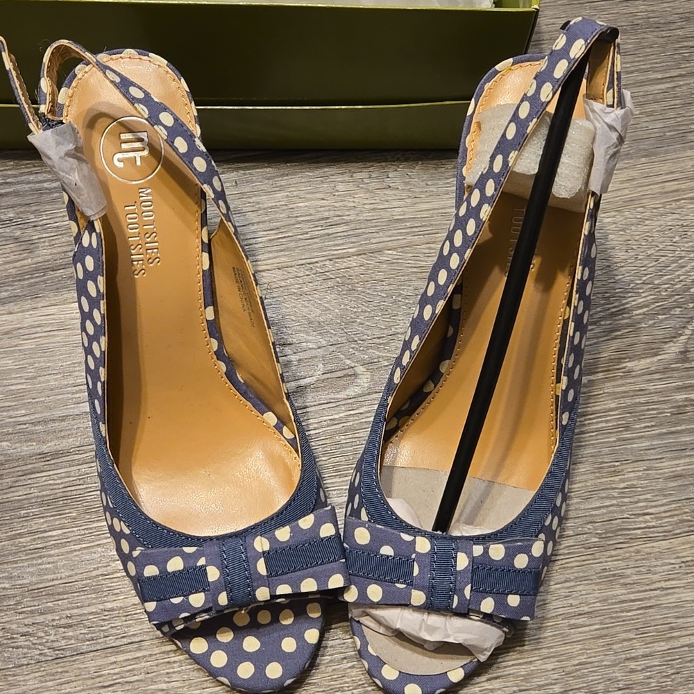 NWT Mootsies Tootsies Polka Dot Slingback Heels Sz 8